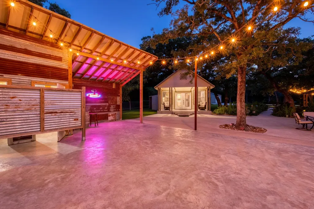 1474 County Road B Lexington TX 78947