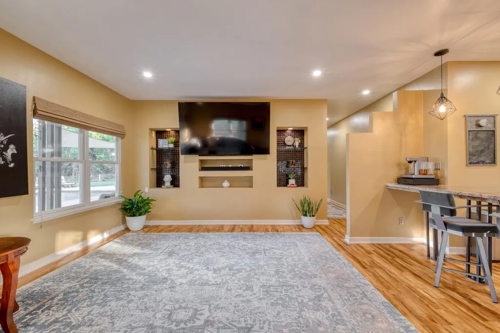 1474 County Road B Lexington TX 78947