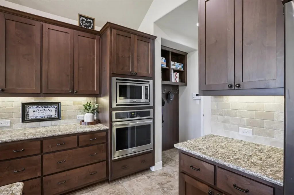 204 Miracle Rose Way Liberty Hill TX 78642