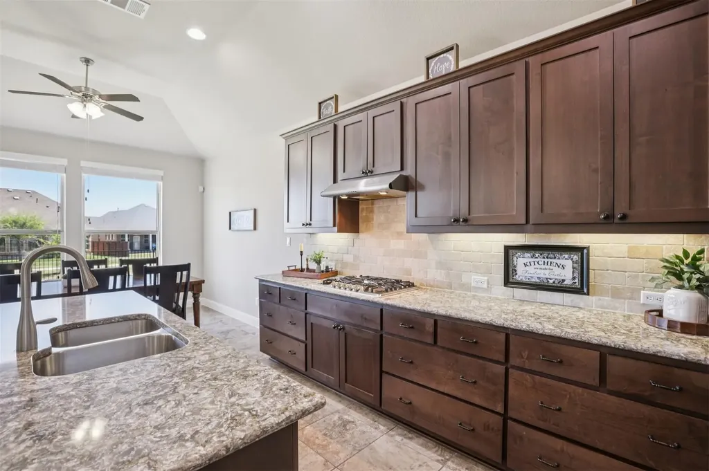 204 Miracle Rose Way Liberty Hill TX 78642