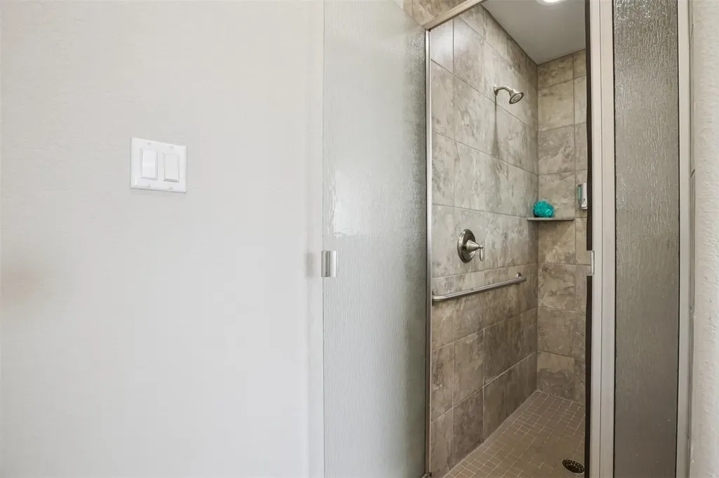 204 Miracle Rose Way Liberty Hill TX 78642