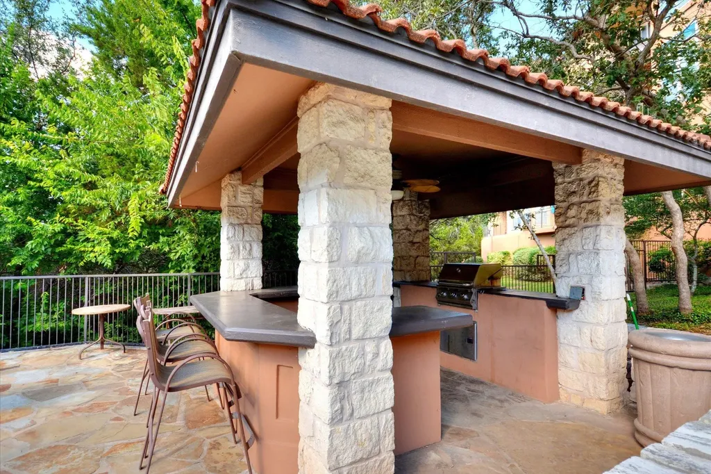 6000 Shepherd Mountain Cove Austin TX 78730