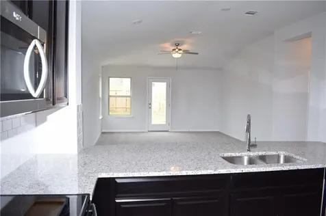 1689 Woodlands Drive Kyle TX 78640
