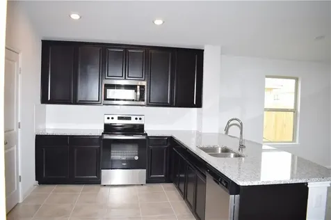 1689 Woodlands Drive Kyle TX 78640