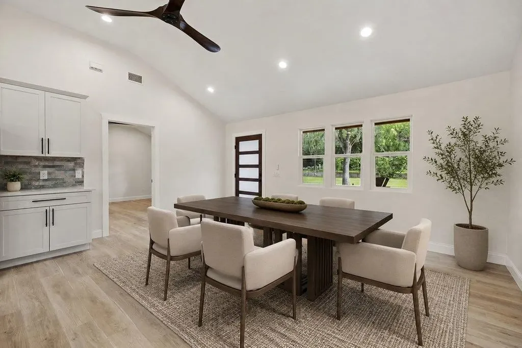 20100 Siesta Shores Drive Spicewood TX 78669
