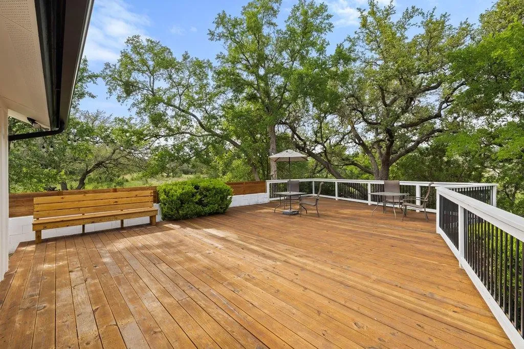 20100 Siesta Shores Drive Spicewood TX 78669