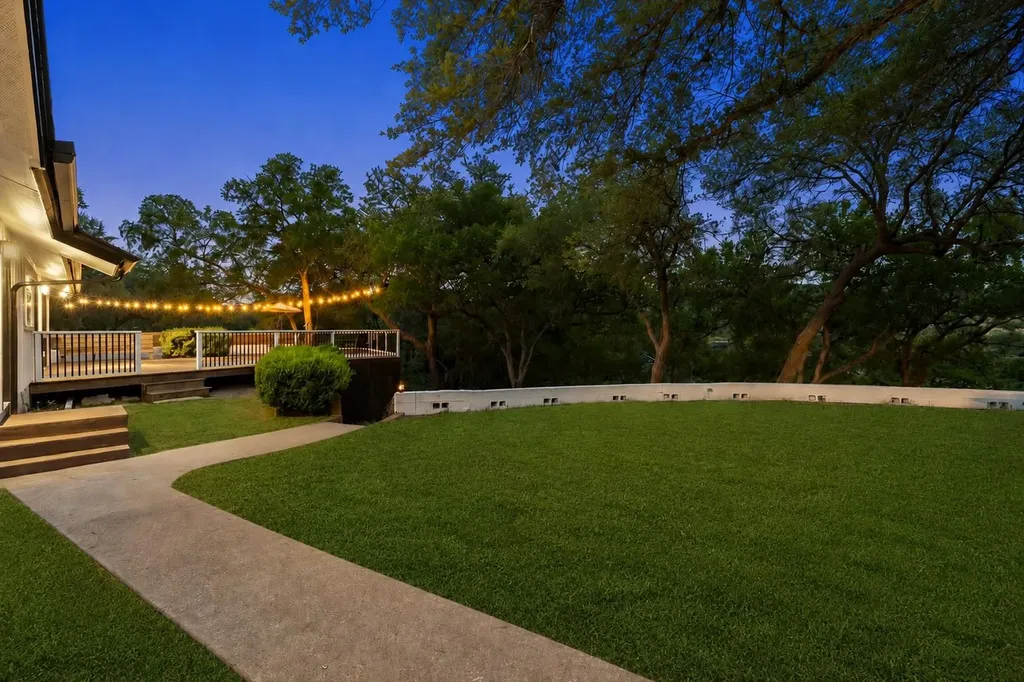 20100 Siesta Shores Drive Spicewood TX 78669