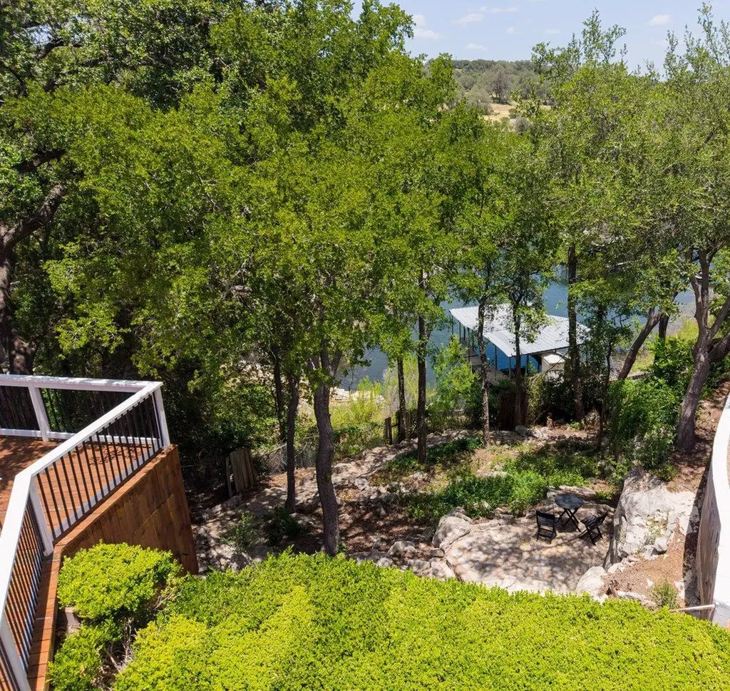 20100 Siesta Shores Drive Spicewood TX 78669
