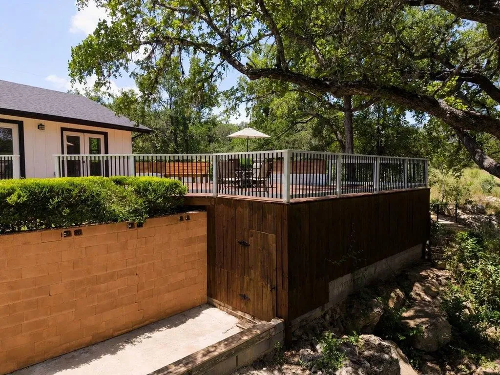 20100 Siesta Shores Drive Spicewood TX 78669
