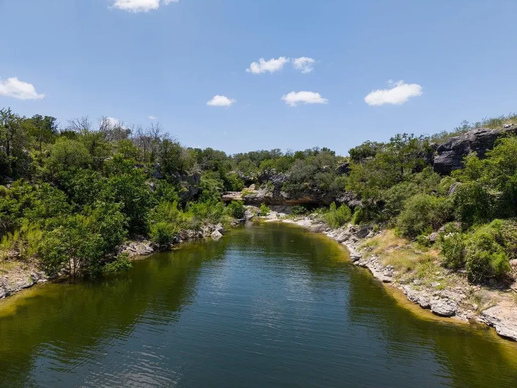 20100 Siesta Shores Drive Spicewood TX 78669