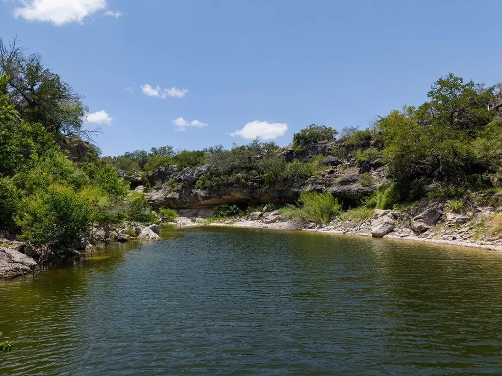 20100 Siesta Shores Drive Spicewood TX 78669