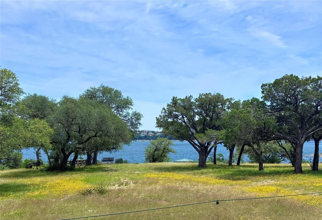 20100 Siesta Shores Drive Spicewood TX 78669