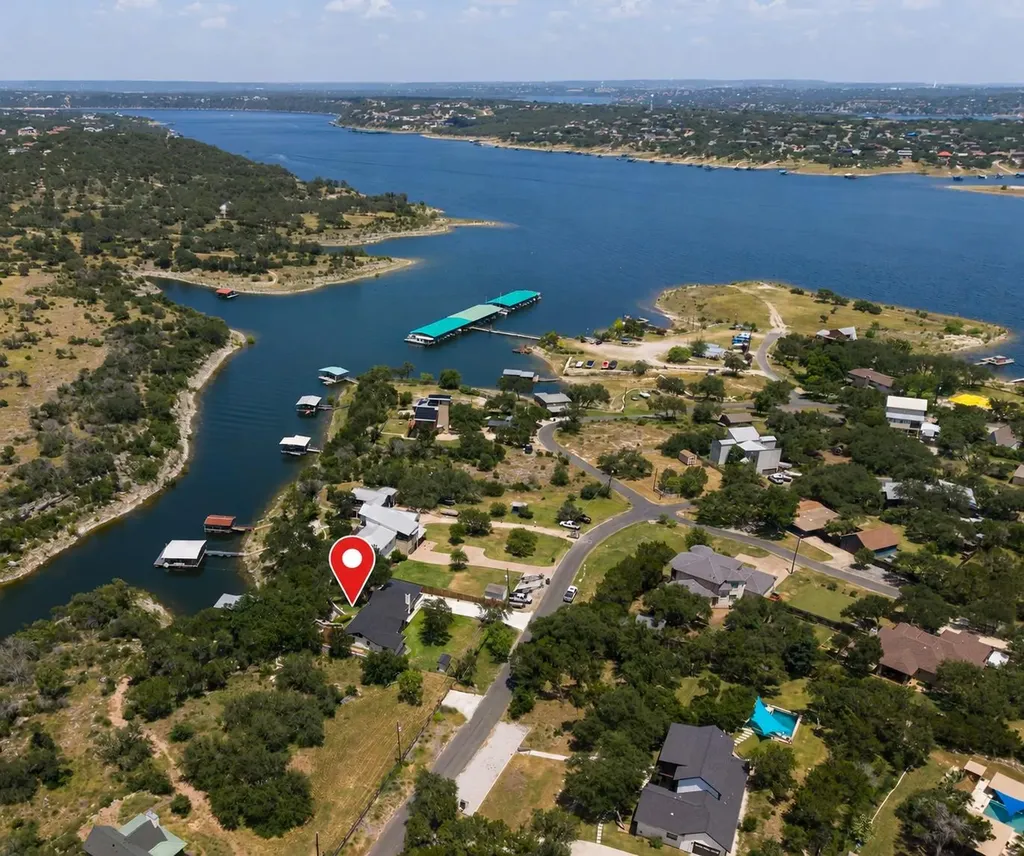 20100 Siesta Shores Drive Spicewood TX 78669