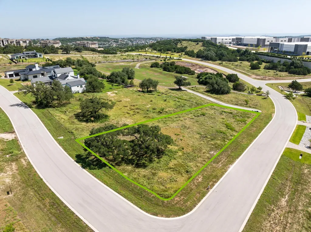 5813 Twin Peaks Trace Austin TX 78738