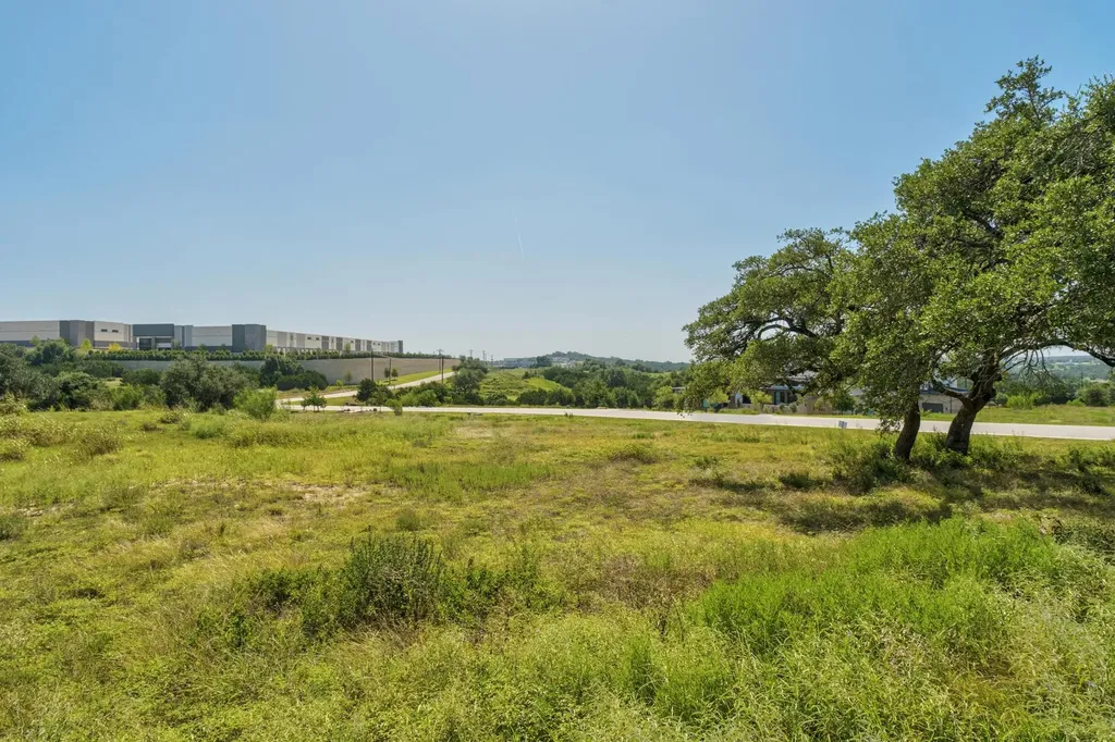 5813 Twin Peaks Trace Austin TX 78738