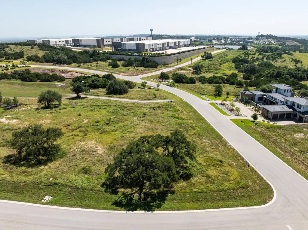 5813 Twin Peaks Trace Austin TX 78738
