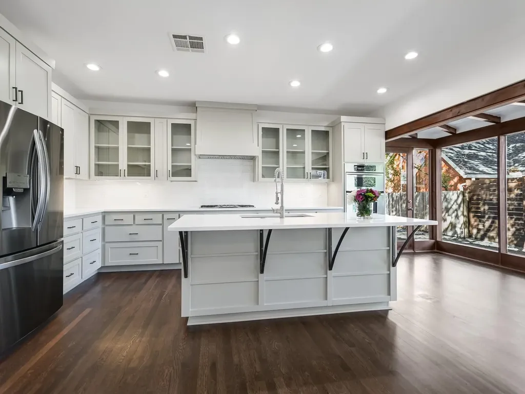 2704 Oakhurst Avenue Austin TX 78703