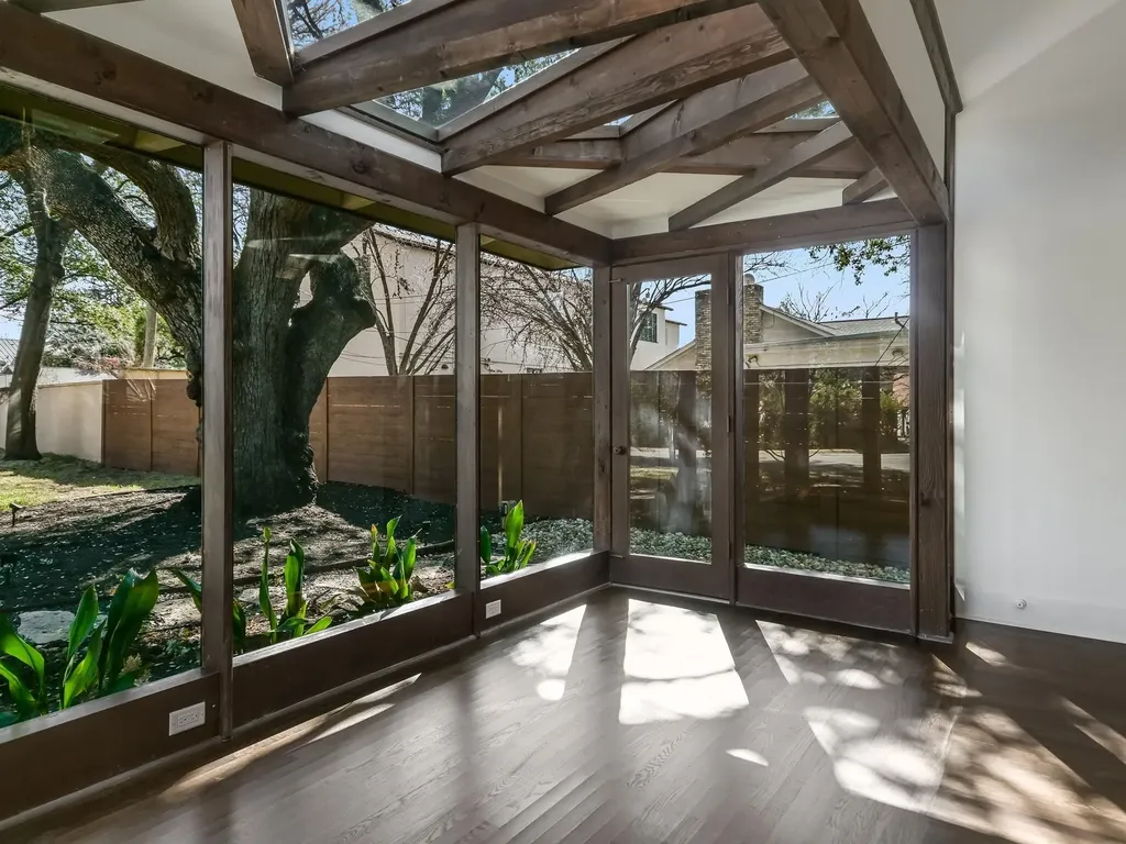 2704 Oakhurst Avenue Austin TX 78703