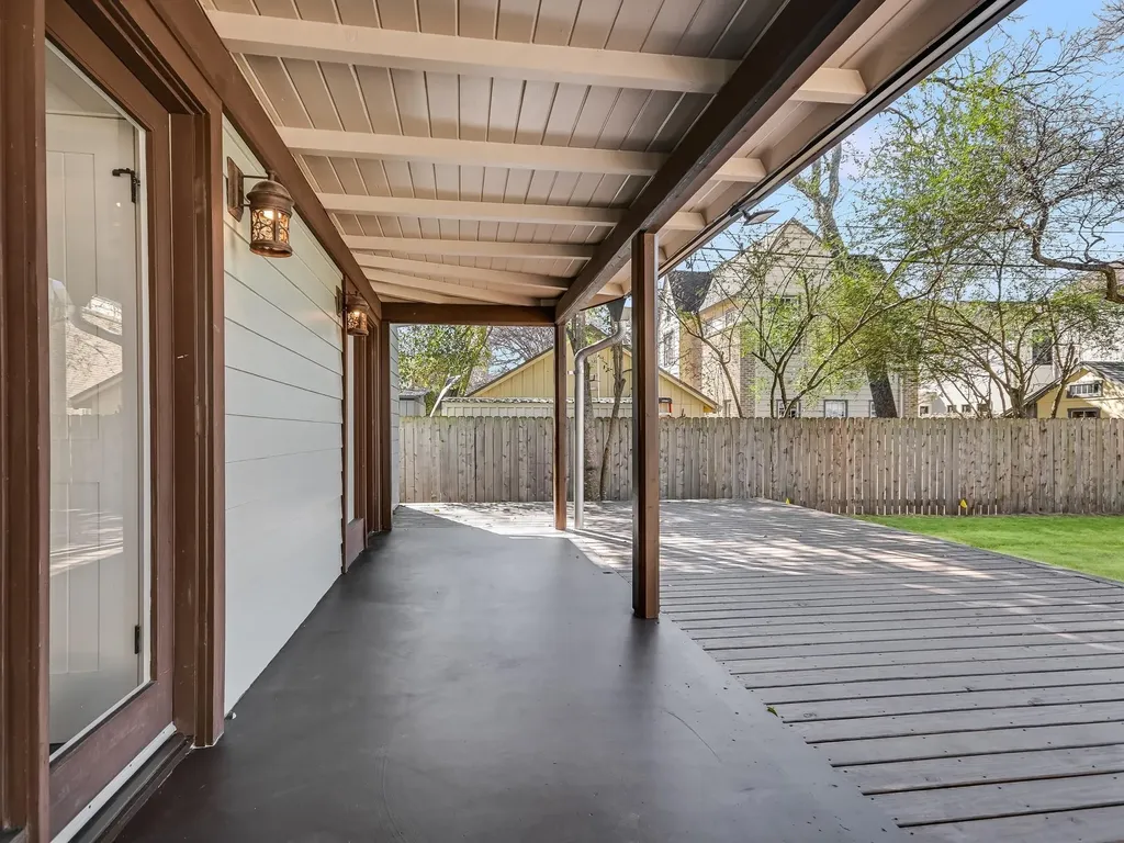 2704 Oakhurst Avenue Austin TX 78703