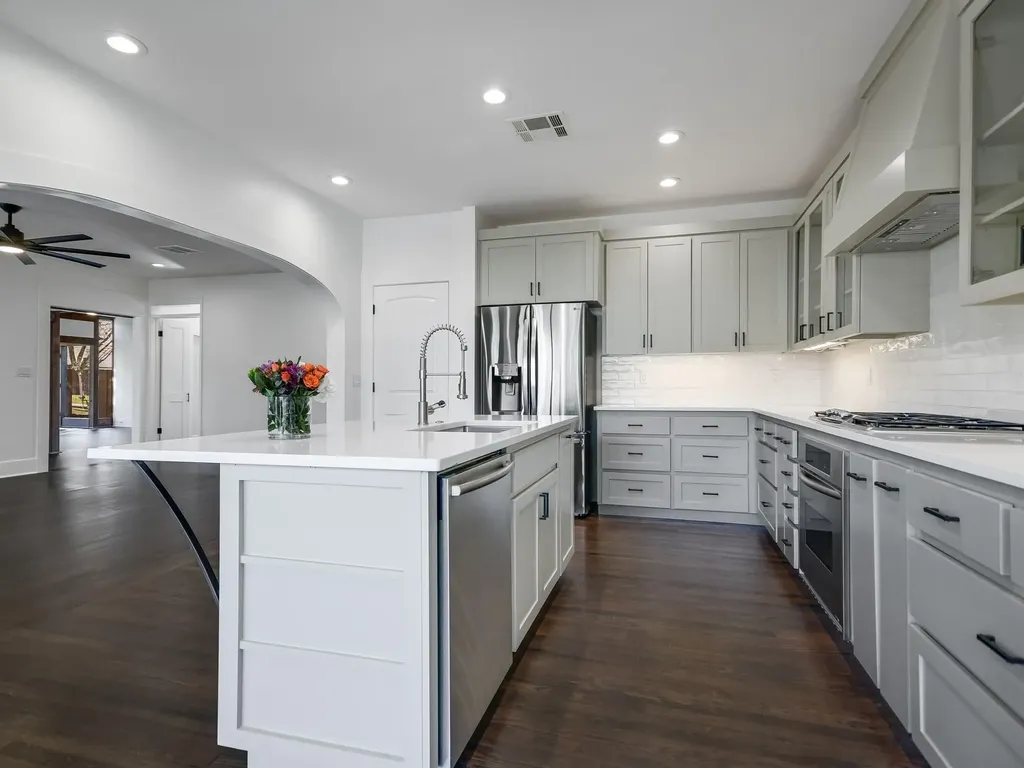 2704 Oakhurst Avenue Austin TX 78703
