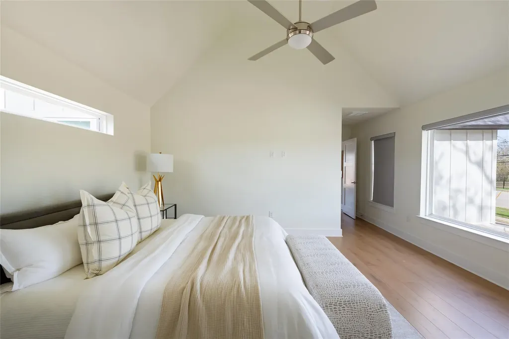 709 W St Elmo Road Austin TX 78745