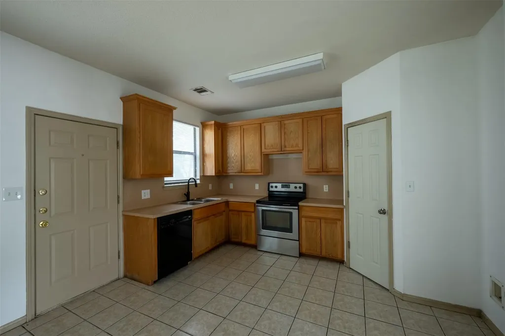 8901 Parkfield Drive Austin TX 78758
