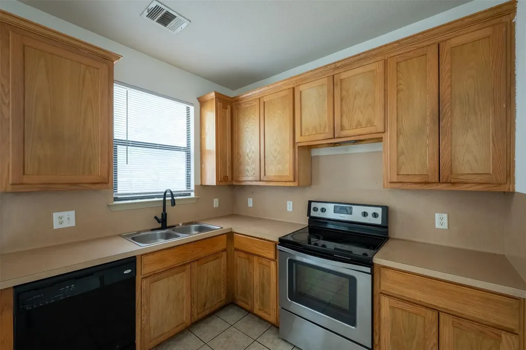 8901 Parkfield Drive Austin TX 78758