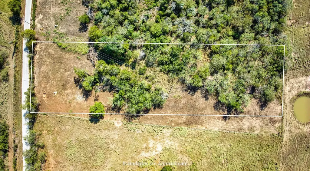 287 Sunset Trail Luling TX 78648