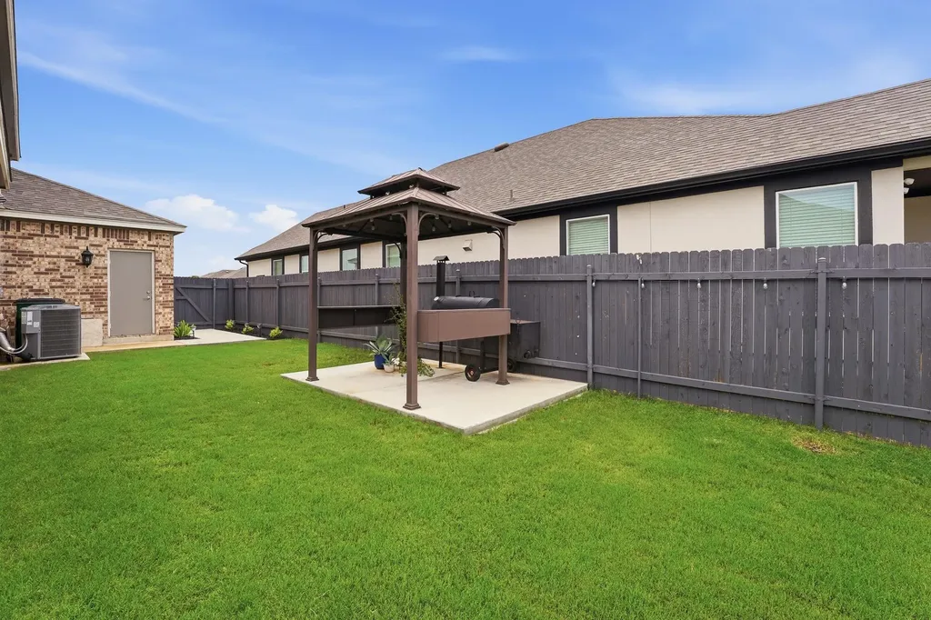 1515 Foxglove Drive Lockhart TX 78644