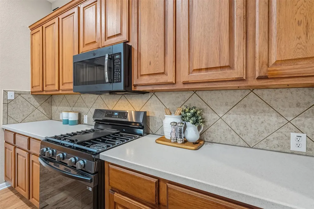 19913 Dornick Hills Lane Pflugerville TX 78660
