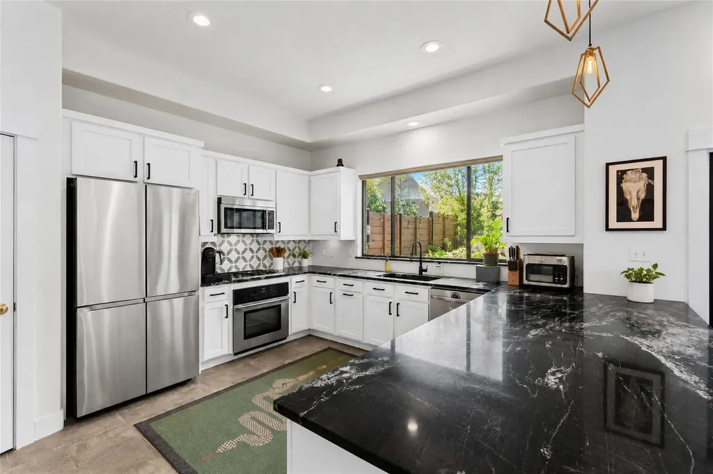 2009 Arthur Lane Austin TX 78704