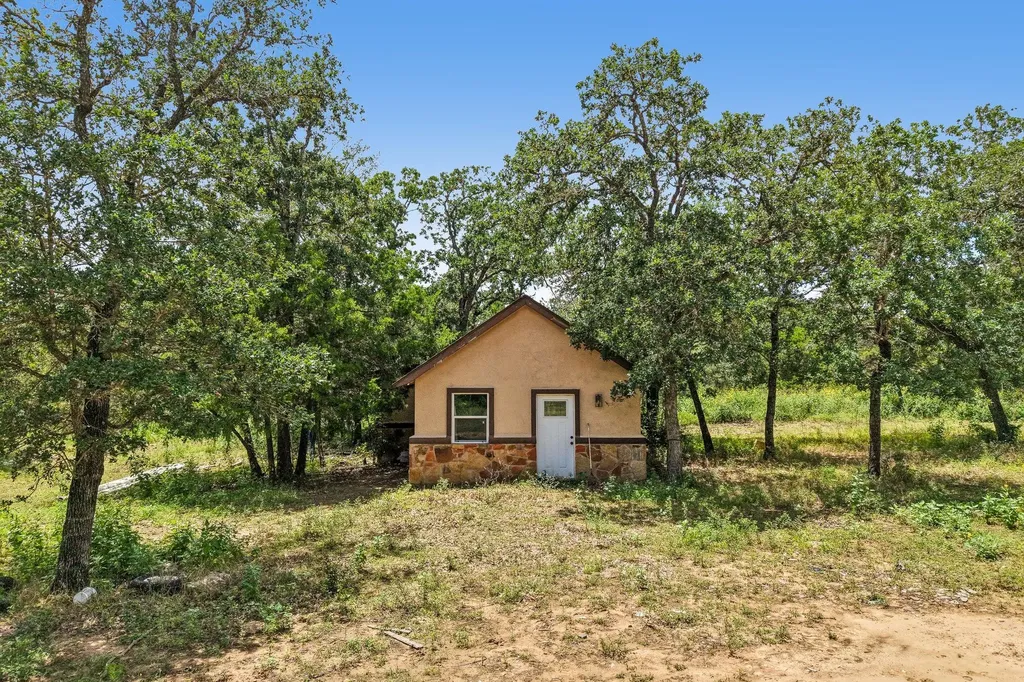 499 Bridgestone Court Lockhart TX 78644