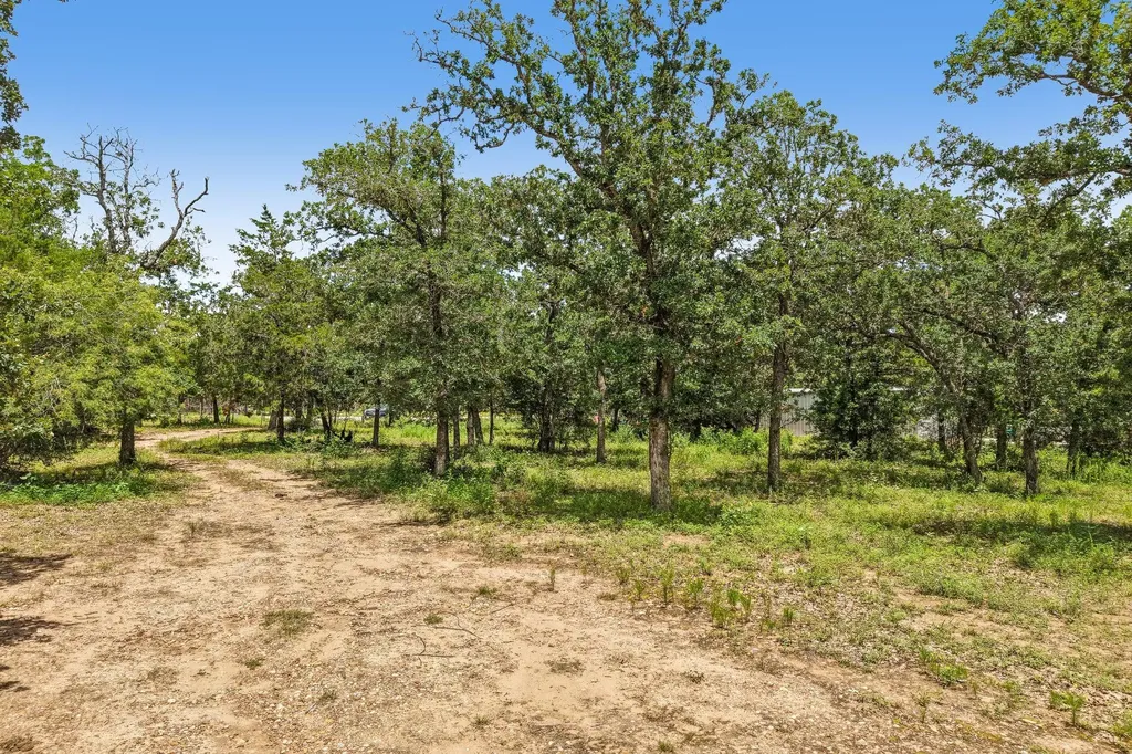 499 Bridgestone Court Lockhart TX 78644