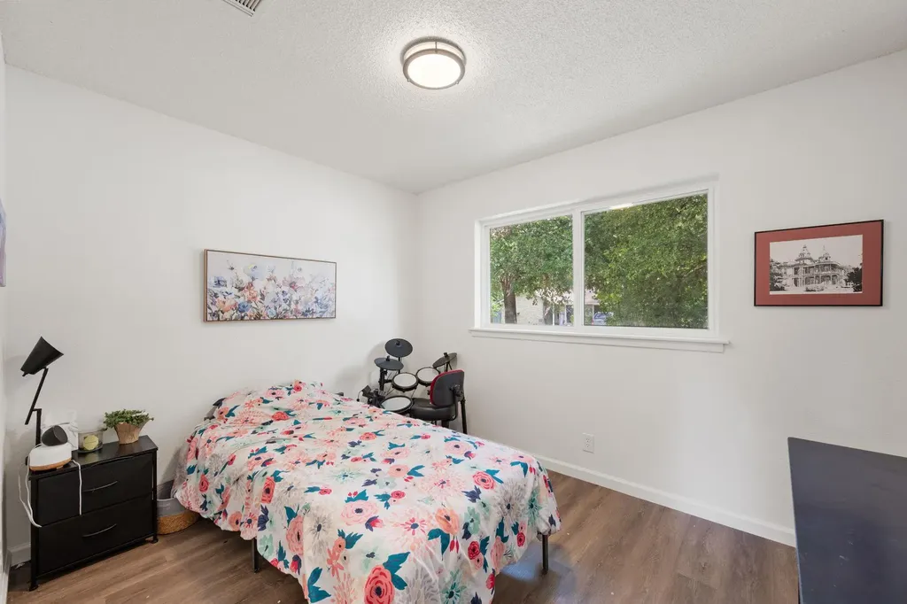 5800 Breezewood Drive Austin TX 78745