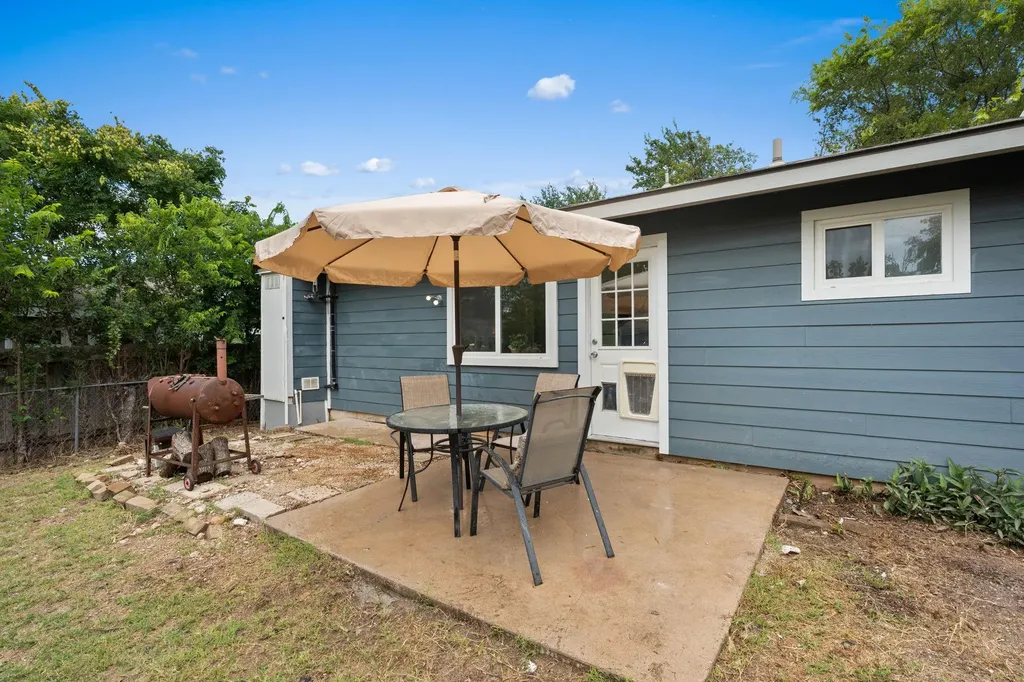 5800 Breezewood Drive Austin TX 78745