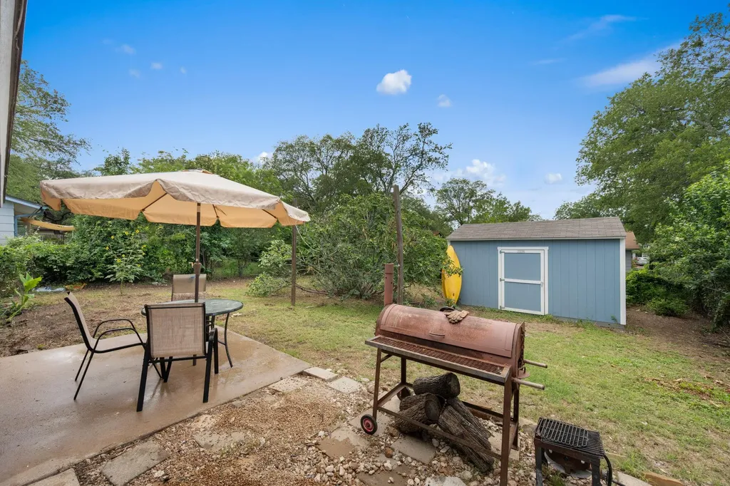 5800 Breezewood Drive Austin TX 78745
