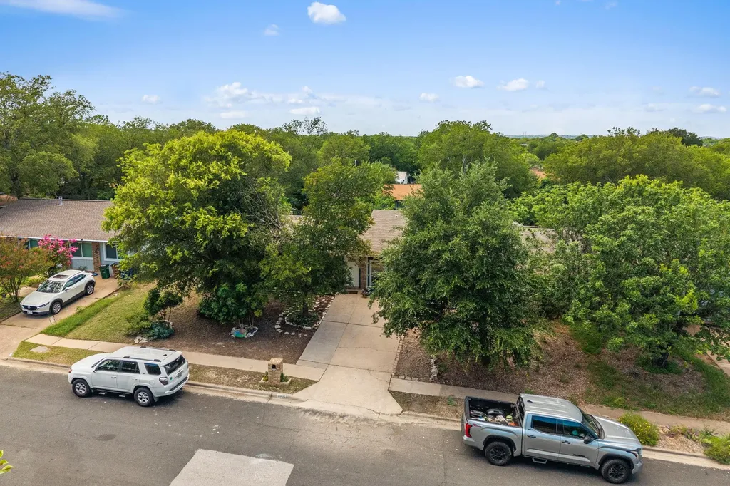 5800 Breezewood Drive Austin TX 78745