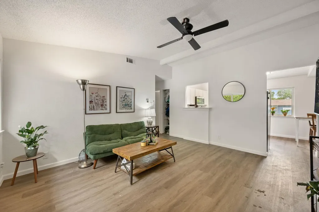 5800 Breezewood Drive Austin TX 78745