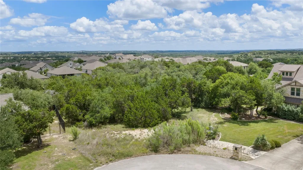 179 Shawnee Trail Dripping Springs TX 78620