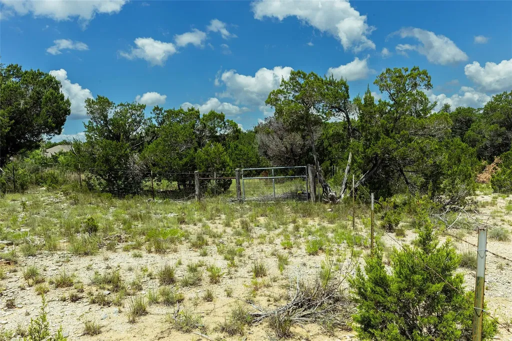 179 Shawnee Trail Dripping Springs TX 78620