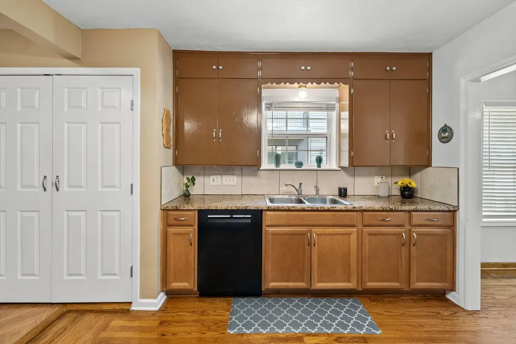 902 Mansell Avenue Austin TX 78702