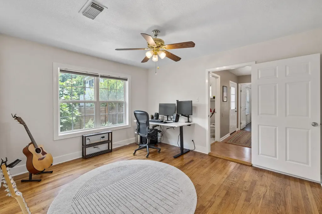 902 Mansell Avenue Austin TX 78702