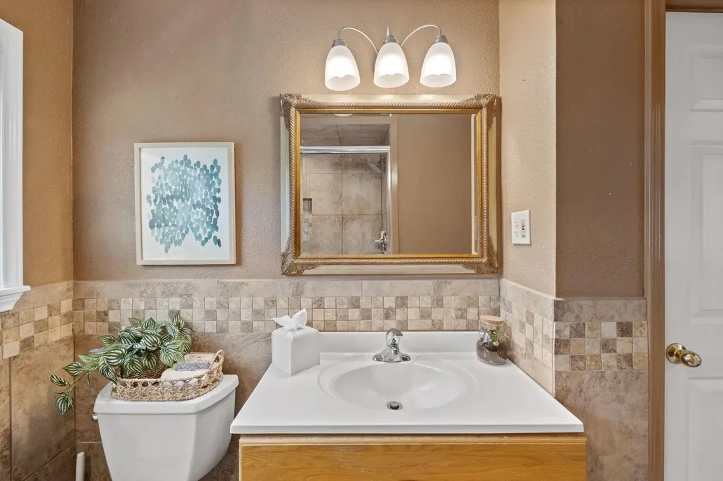 902 Mansell Avenue Austin TX 78702