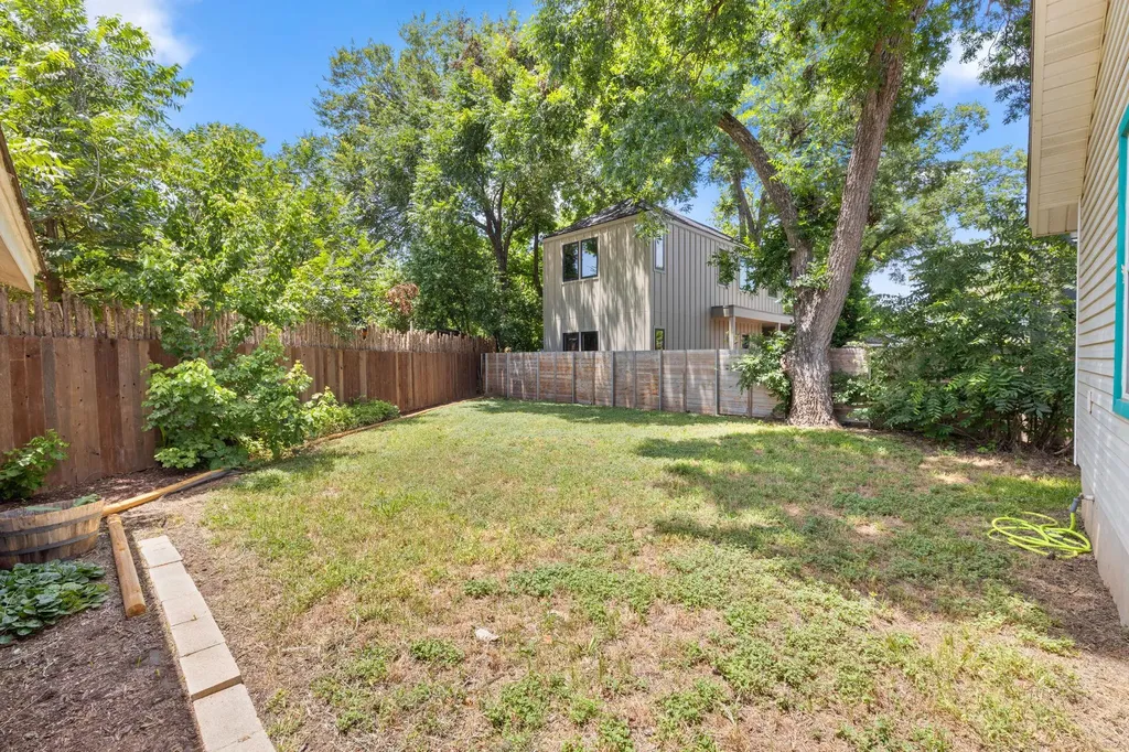 902 Mansell Avenue Austin TX 78702