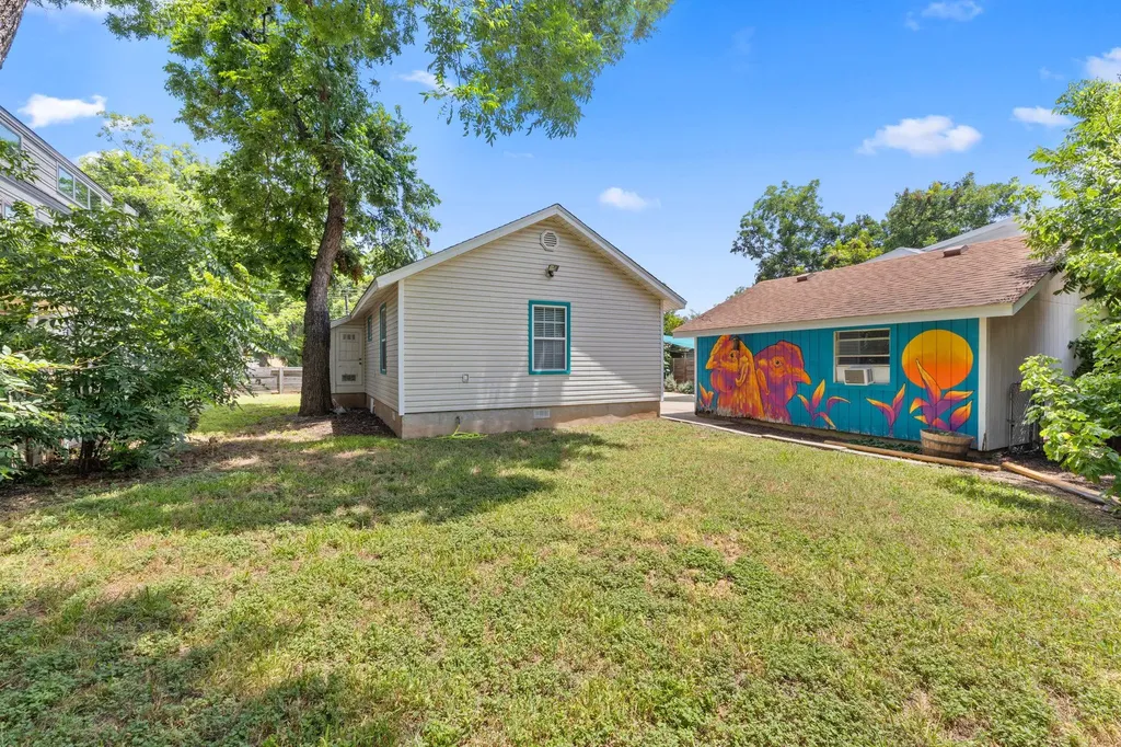 902 Mansell Avenue Austin TX 78702