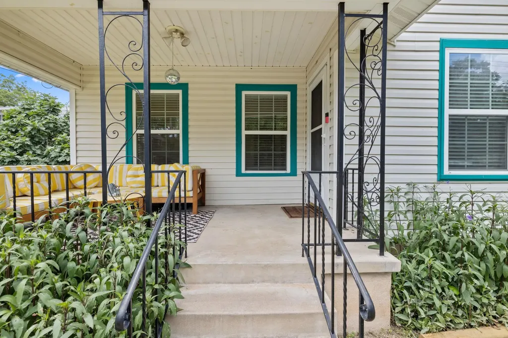 902 Mansell Avenue Austin TX 78702