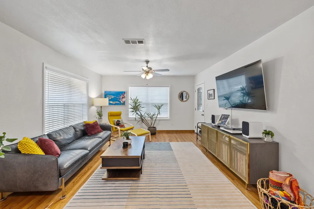 902 Mansell Avenue Austin TX 78702
