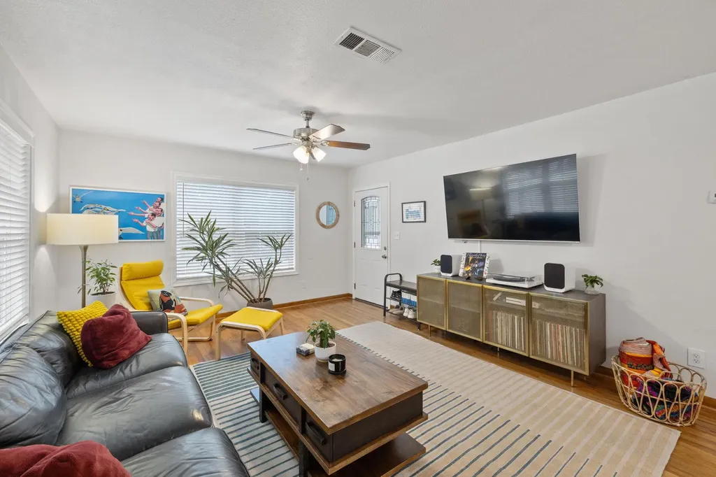 902 Mansell Avenue Austin TX 78702