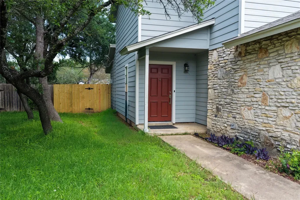 8710 Clearbrook Trail Austin TX 78729