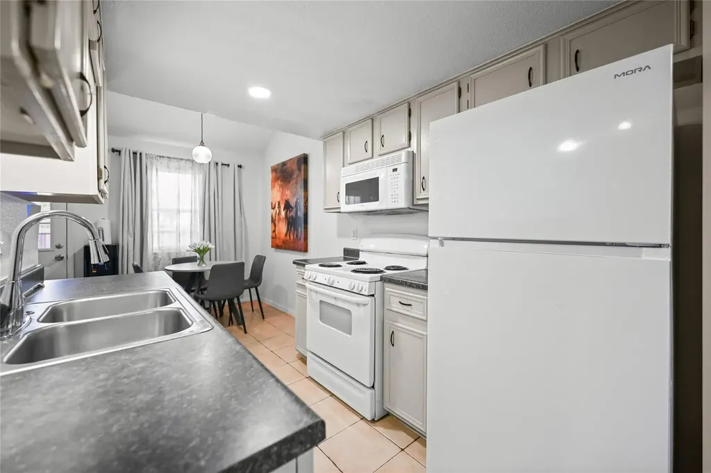 8710 Clearbrook Trail Austin TX 78729